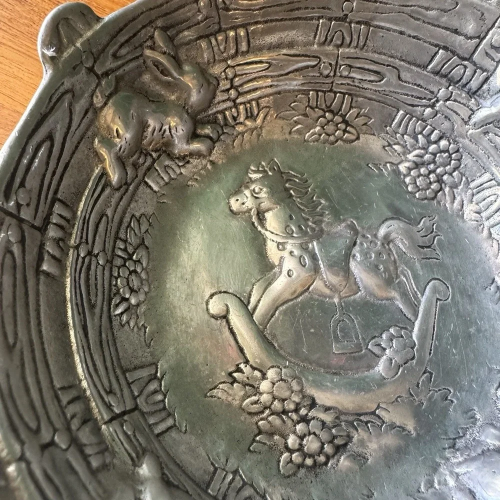 Vintage Handcrafted Pewter-Style Decorative Bowl – Horse & Bunny‎ Shelf Nursery